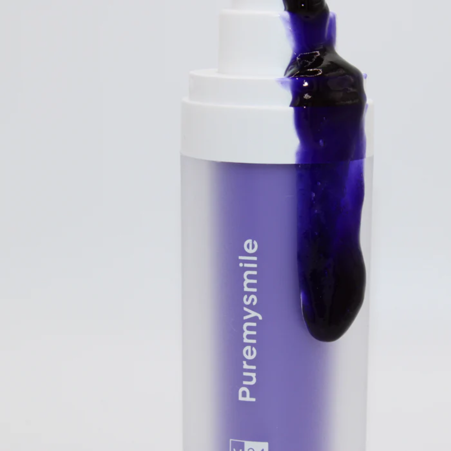 Farbkorrekturserum von Puremysmile für kosmetische Zahnaufhellung durch Farbkomplimentärkontrast von Violett auf Gelb